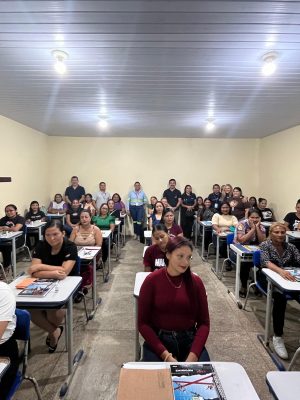 O Centro de Educação Tecnológica do Amazonas (Cetam), em parceria com a Eneva, maior operadora privada de gás natural do Brasil, está promovendo cursos gratuitos de qualificação profissional em hotelaria nas cidades de Silves e Itapiranga. Com um total de 65 vagas, a iniciativa beneficia moradores da região com formação voltada para recepcionistas (30 vagas) e camareiros (35 vagas), visando atender ao crescente fluxo de visitantes e impulsionar o setor de hotelearia local.